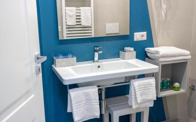 Sorrento Central and Sea View Flats