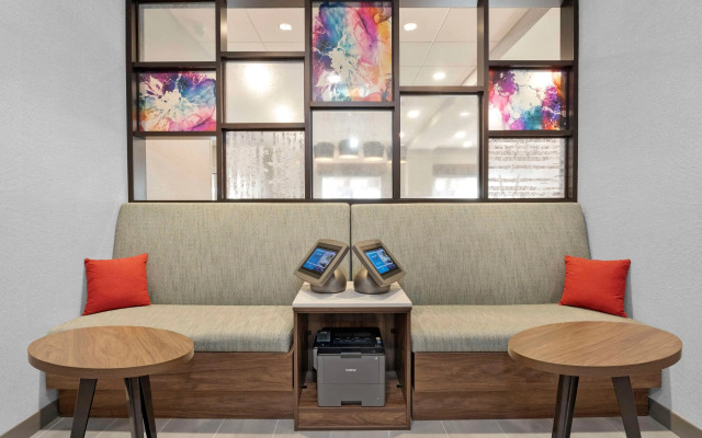 Hampton Inn By Hilton Cornwall