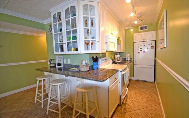 Seatime 303S 1 Bedroom Condo by RedAwning