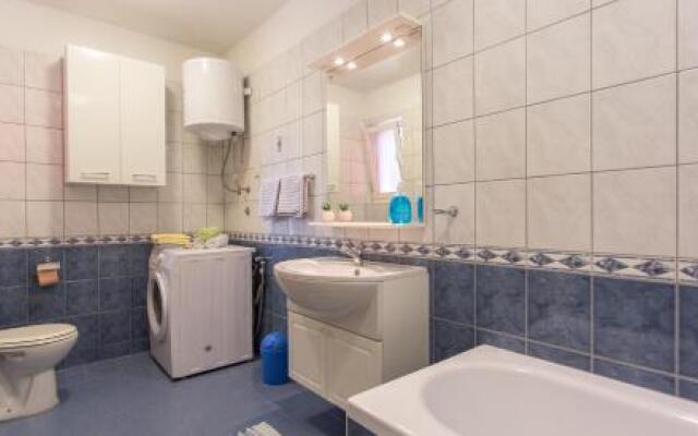 Apartments Frano Jr by the Sea