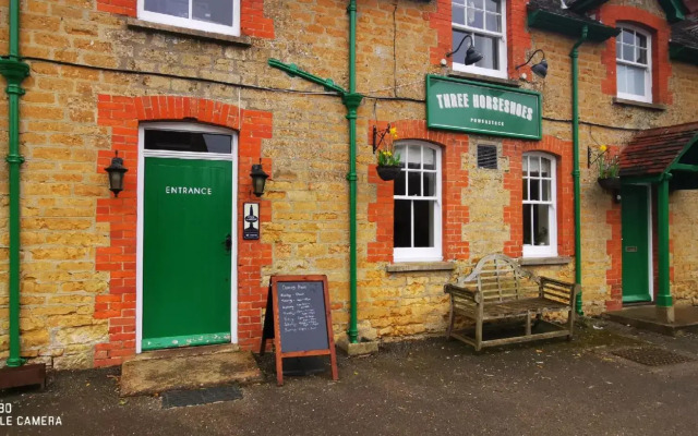 Three Horseshoes Inn