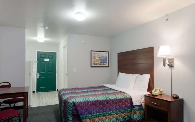 Savannah Suites - Arvada, Colorado