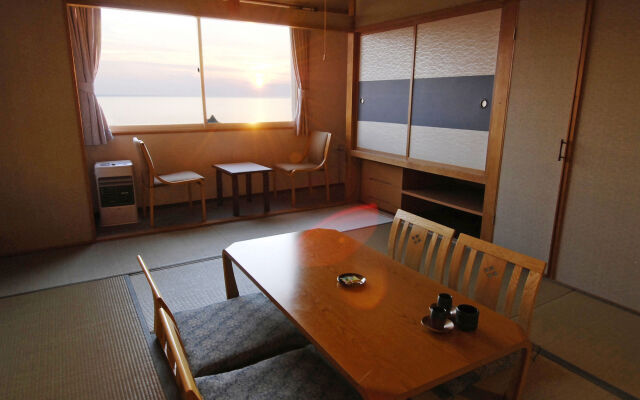 Shiretoko Yuhi No Ataruie Onsen Hostel