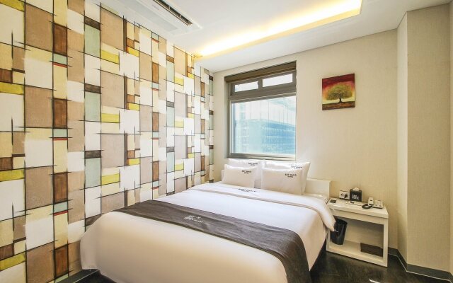 Sky Beach Hotel