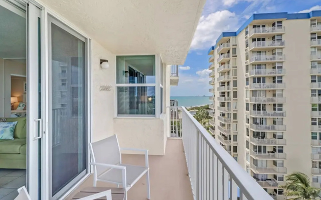 Estero Beach & Tennis 807 B