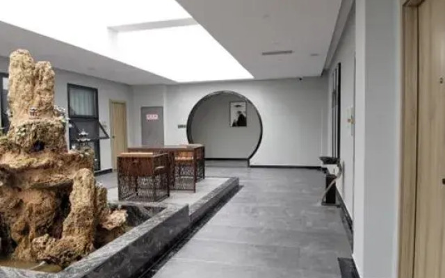 Huamei Elegant Hotel (Huashan Scenic Area Tourist Center)
