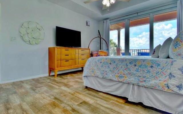 207 Harborview Grande