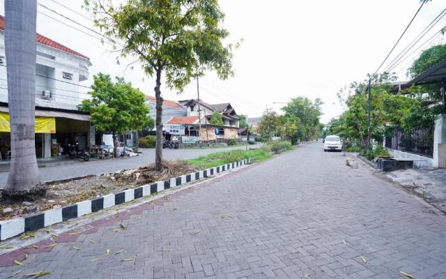 Oyo 2309 Kost Si Mbok Vivi