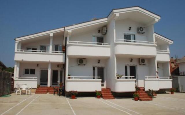 Guest House Nura