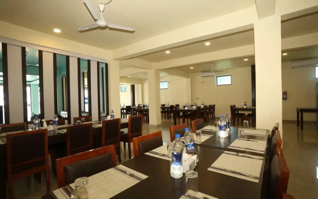 Capital O 629 Grand Cosmo Lumbini Hotel