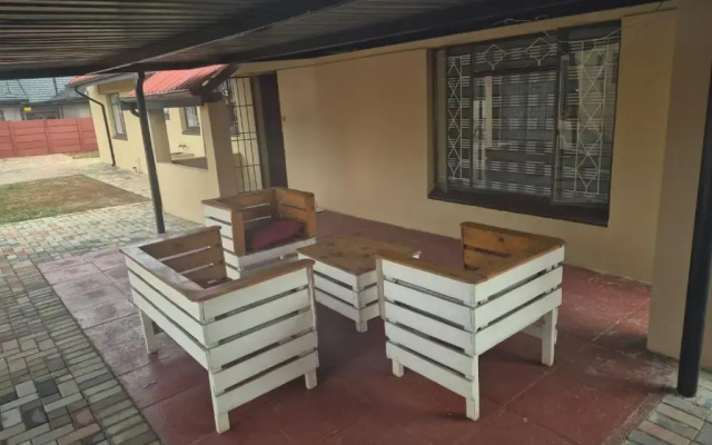 Ithonsi Guesthouse