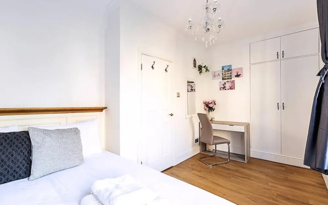 Spacious 4-bed House Near Liverpool St