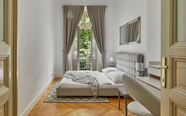 Deluxe Apartment in Lesser Town by Prague Days