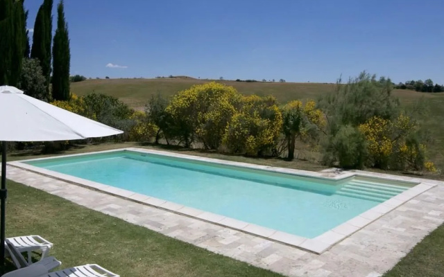 Exquisite Farmhouse in Tuscany With Swimming Pool