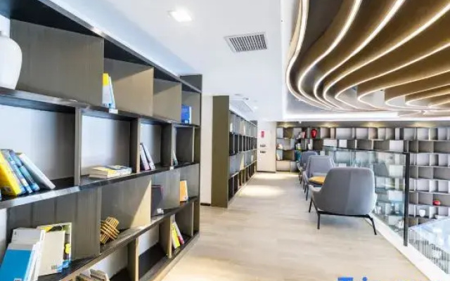 Youcheng Hotel (Liuzhou High-Speed Railway Station Ma'anshan Park)