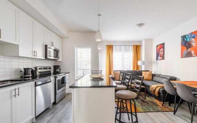 4BR 3BA Townhouse on Lake Ontario Free Parking Gym 4