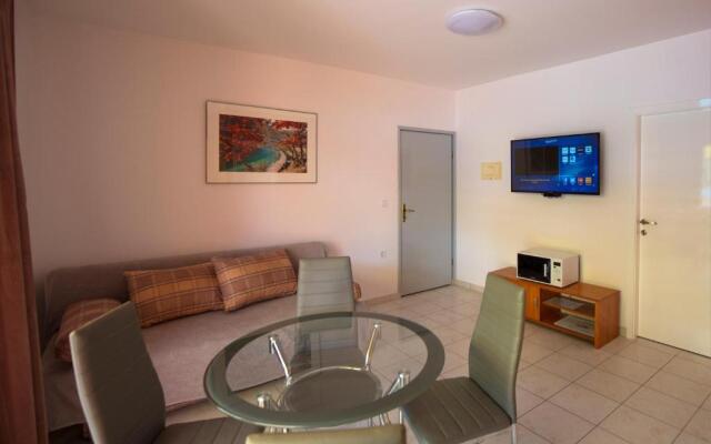 Dani Apartments