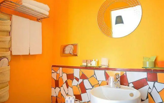 SpaccaNapoli Comfort Suites