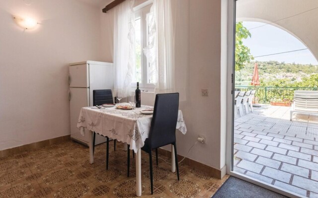 Awesome Home in Bacina With Wifi and 2 Bedrooms