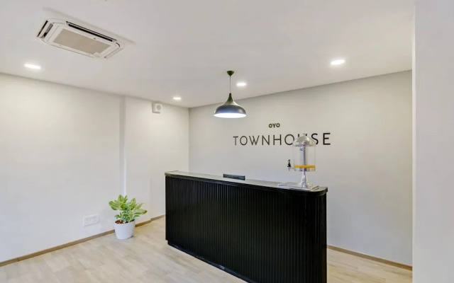 Oyo Townhouse 88 Manyata Lake View