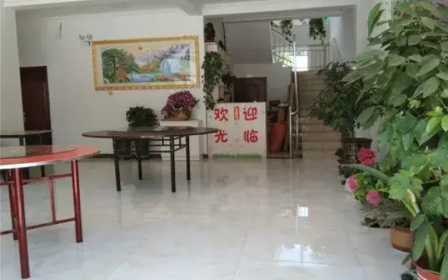Xinglong Xiaoshan Farmhouse