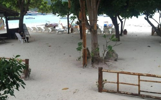 Phi Phi Nice Beach Resort