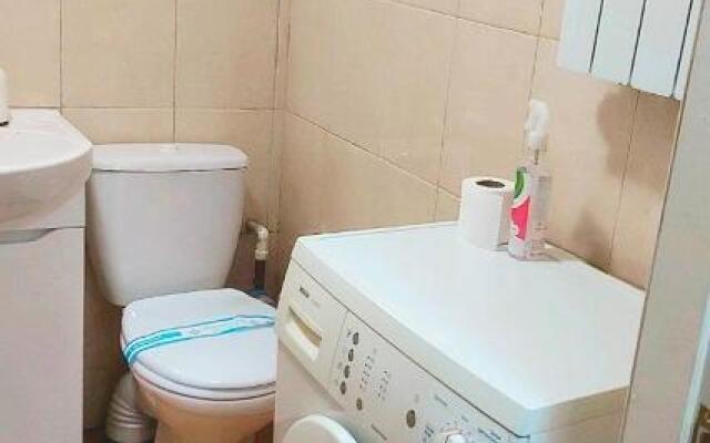 Апартаменти на Небесної Сотні 75