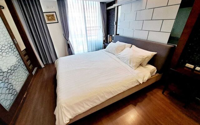 6C - 2 Bedroom Downtown Apartment With Shared Pool