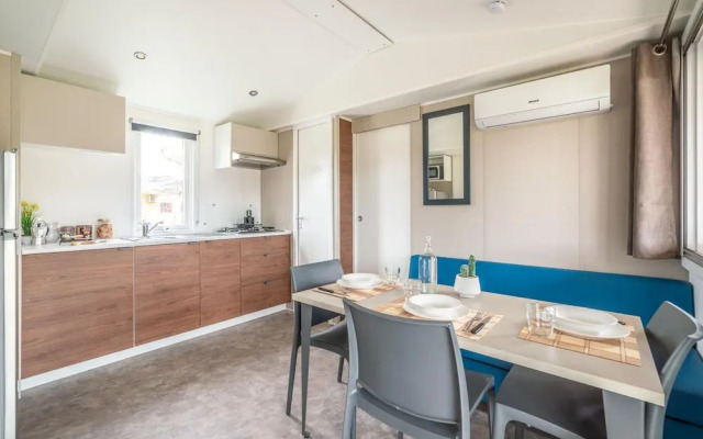 Welcoming Mobile Home in Marina di Altidona With Shared Pool