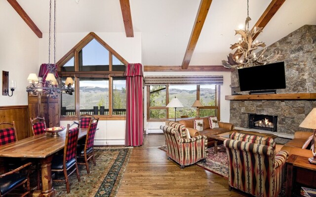 Luxury Penthouse at Bear Paw Lodge