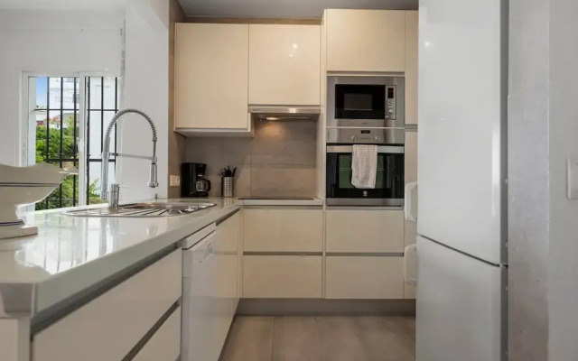 Amazing Pool and Garden Apartment by Costarentals - Ref 253
