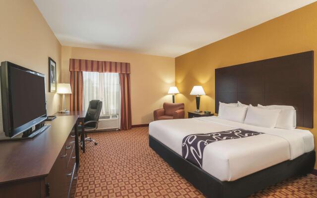 Comfort Inn & Suites Verona at Turning Stone Resort Casino
