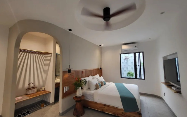 Santori Villa My Khe Beach