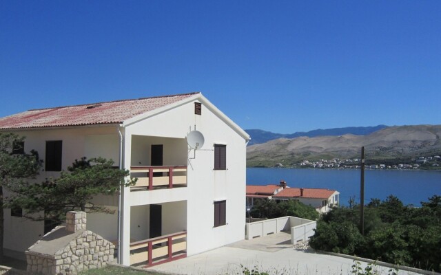 Seven-Bedroom Holiday Home in Pag