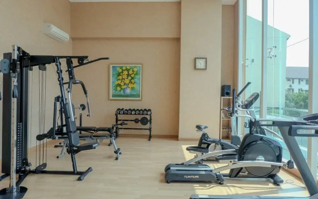 Comfortable Studio Room at Capitol Suites Apartment