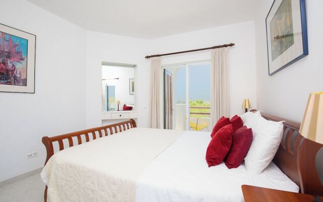 Amazing 2-bedroom Appartment With big Terrace!