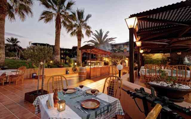 Anissa Beach & Village Resort