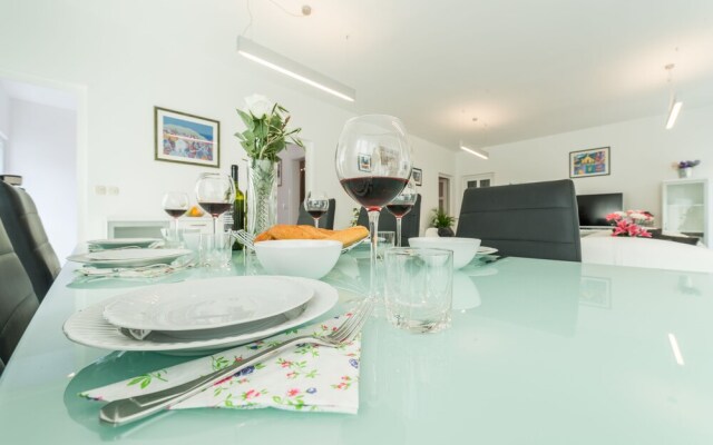 Magical Villa Casa Nova with Pool