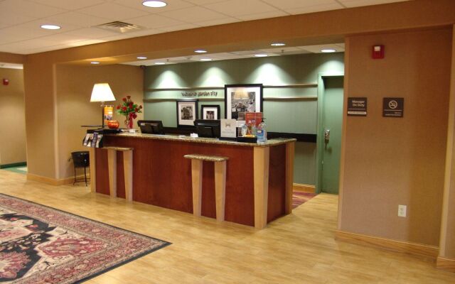 Hampton Inn Garden City