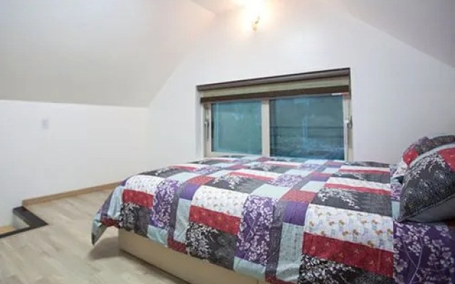 Gapyeong Mountain Cross Pension