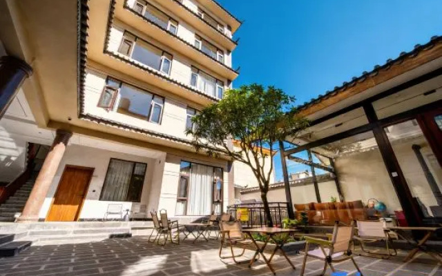 SnowPeak StarSnow Inn · Sunset Terrace Courtyard, Shuhe Ancient Town – Exterior – Lijiang