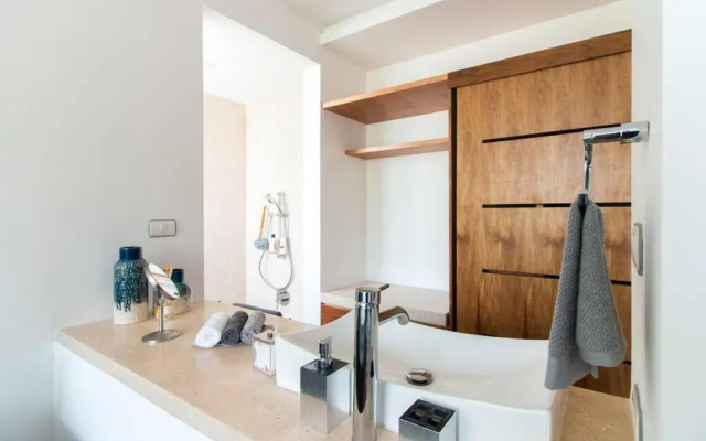 Neem 21 NILAY, Elegant Apartment 10 min from the Beach