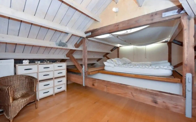 Stunning 2 Bedroom Mezzanine Loft in Portobello