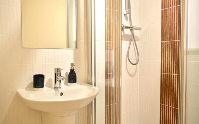 Beautiful Edinburgh Flat With 2 King Bedrooms