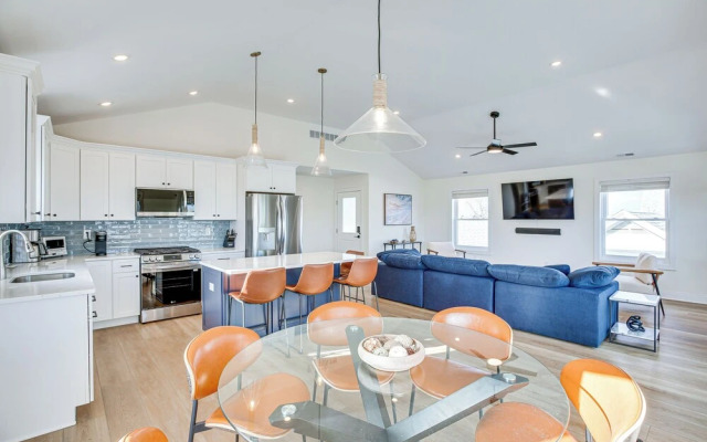 Spacious Wildwood Condo: Walk to Beach!