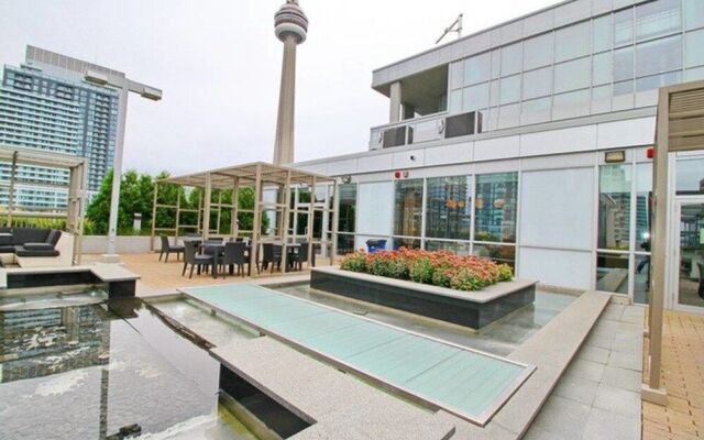 Presidential 1 Bedroom Condo across CN Tower