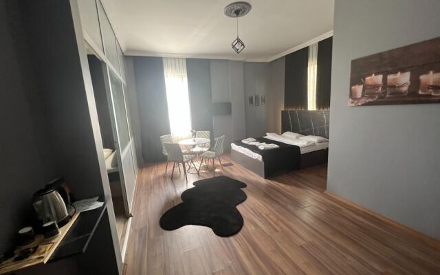 Lions Suit Hotel