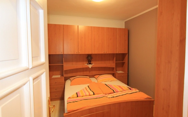 Apartment Colic