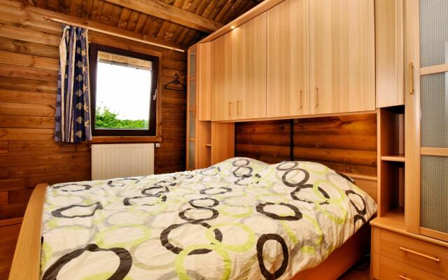 Cosy chalet in Barvaux with fenced garden