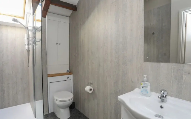 2 Ivy House